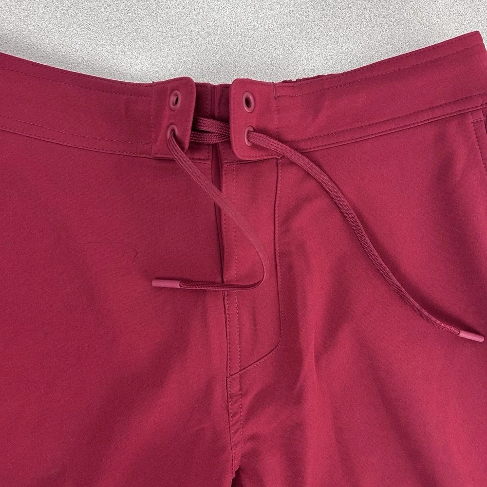 Ten Thousand Foundation Shorts Men's Small Red Unlined Elastic Waist 8.5